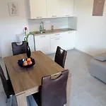 Rosemary & Free Parking Apartman *