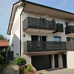 Rosemary & Free Parking Apartman