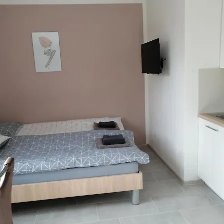 Rosemary & Free Parking Apartment *