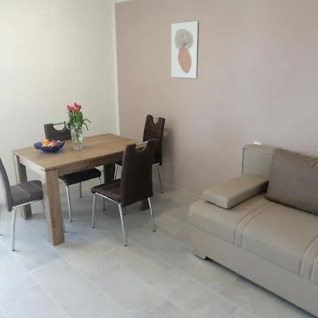 Rosemary & Free Parking Apartman *